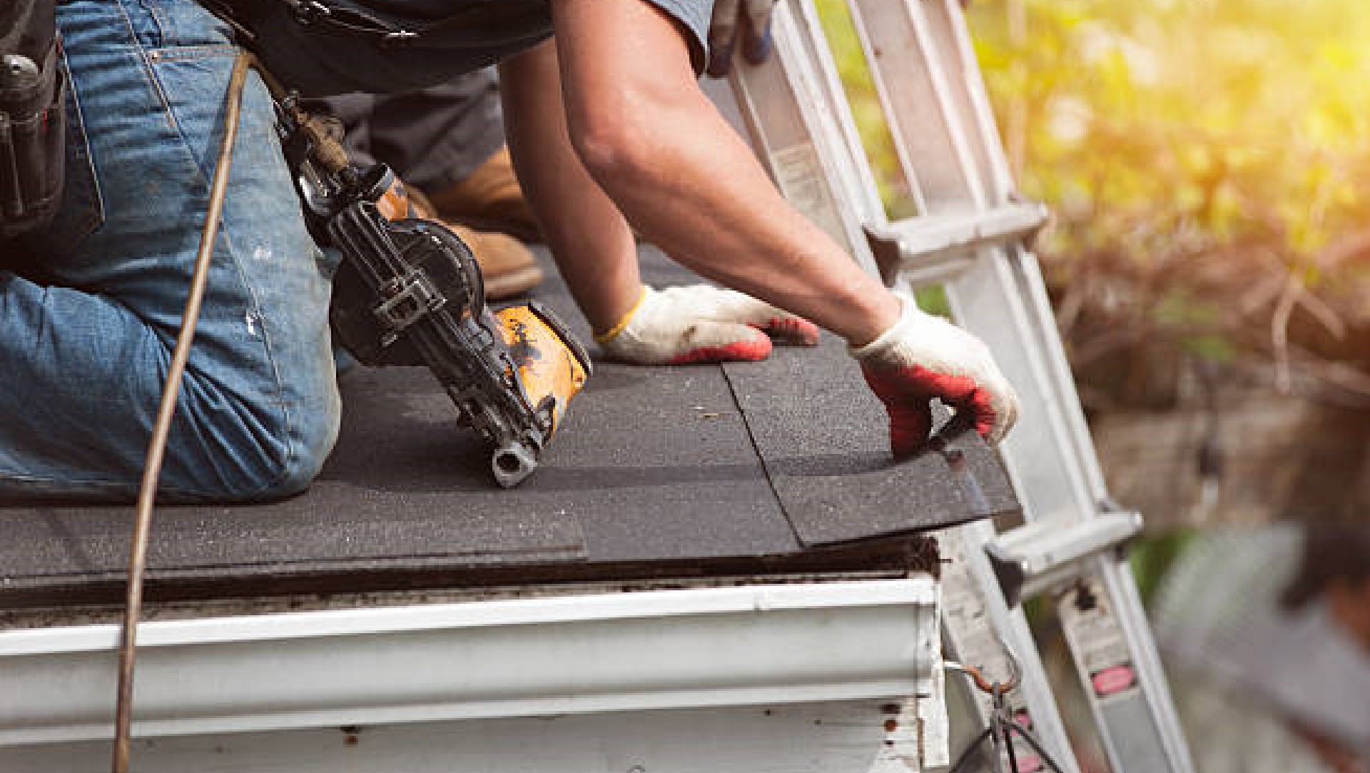 Read more about the article Maximize Your Savings with Proactive Roof Maintenance | Tampa Bay Roofing Services