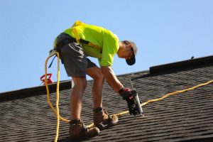 Metal roofing vs asphalt shingles comparison for coastal Florida homes